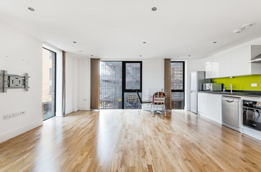 Property photo 3 of 18 828699 (3)