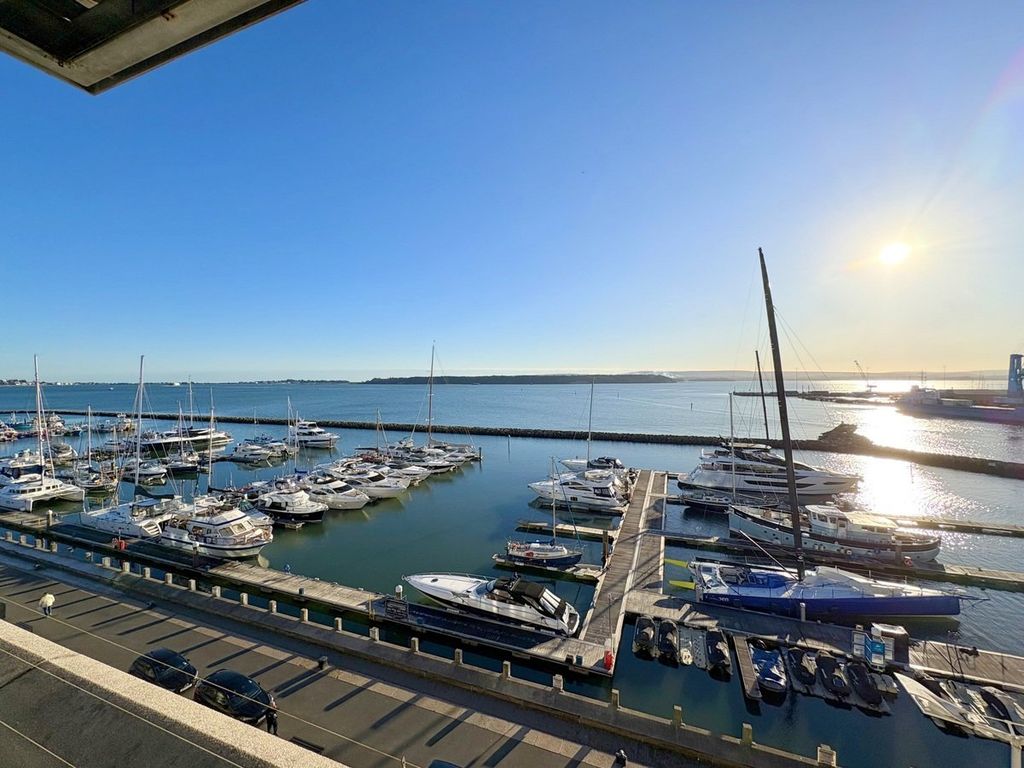 Property photo 2 of 38