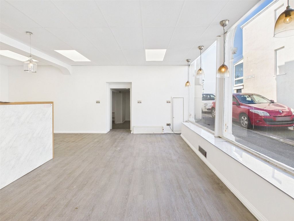 Property photo 2 of 15 Picture No. 02