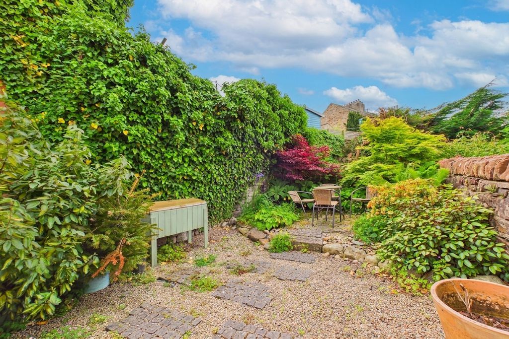 Property photo 2 of 26