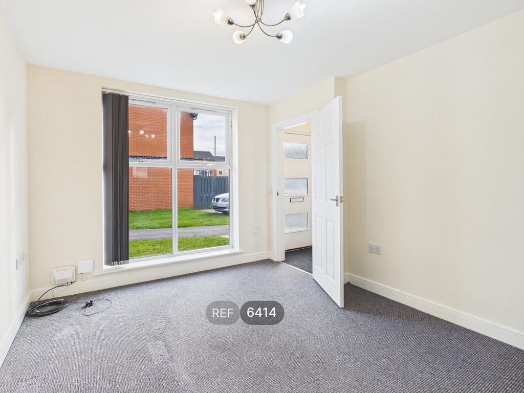 Property photo 2 of 27 Living Room