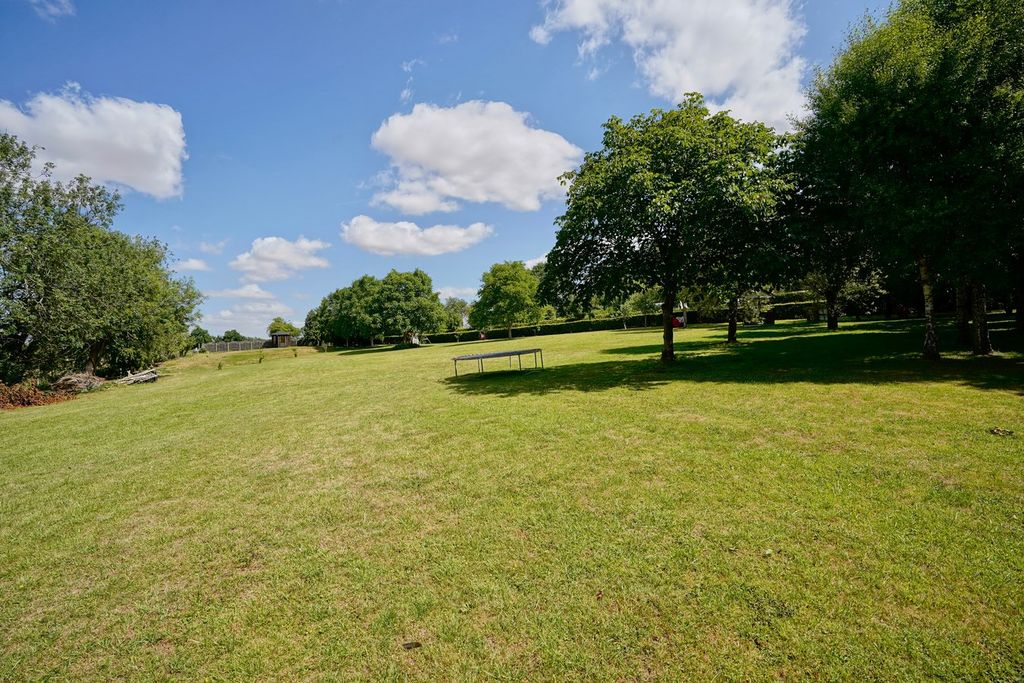 Property photo 3 of 27