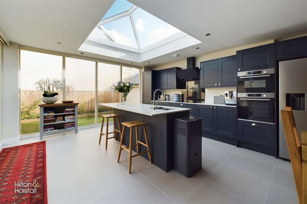 Property photo 2 of 30 John Hallows Way