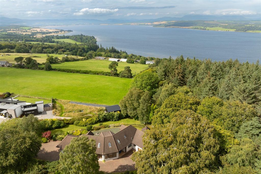 Property photo 2 of 22 1. Stunning Uninterrupted View Of Beauly Firth.Jpg