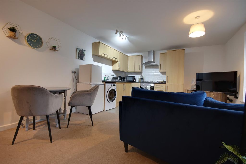 Property photo 3 of 7 Img_4568-Img_4570.Jpg