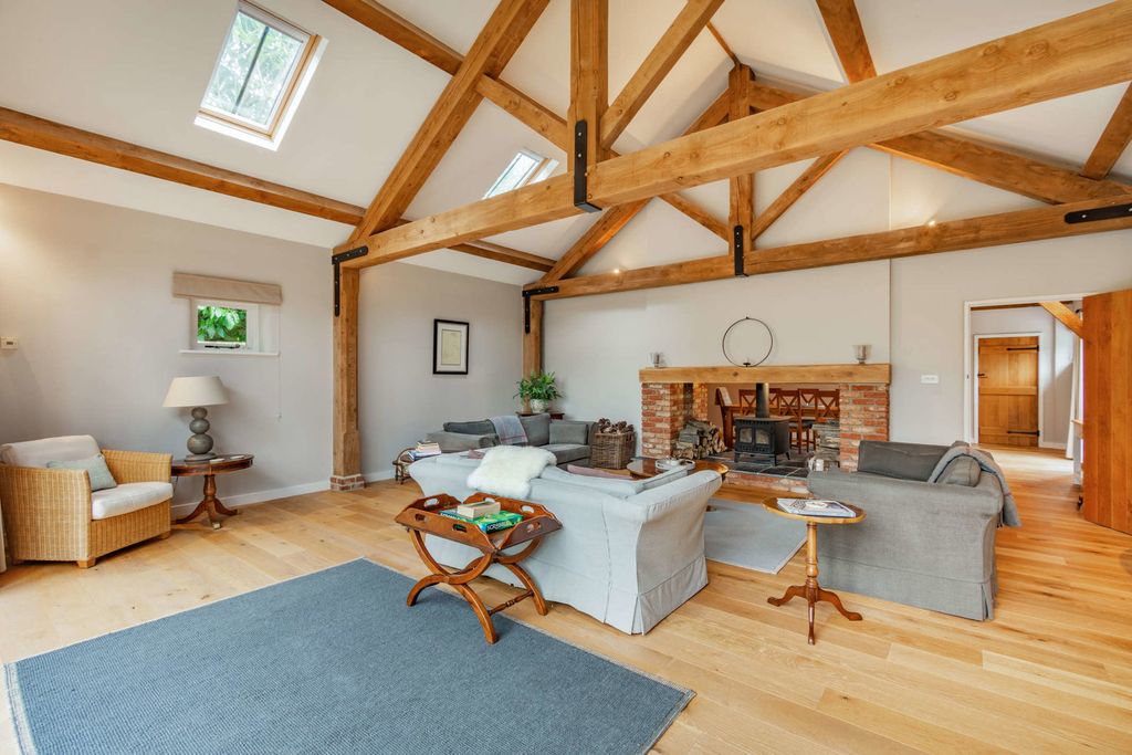 Property photo 2 of 26