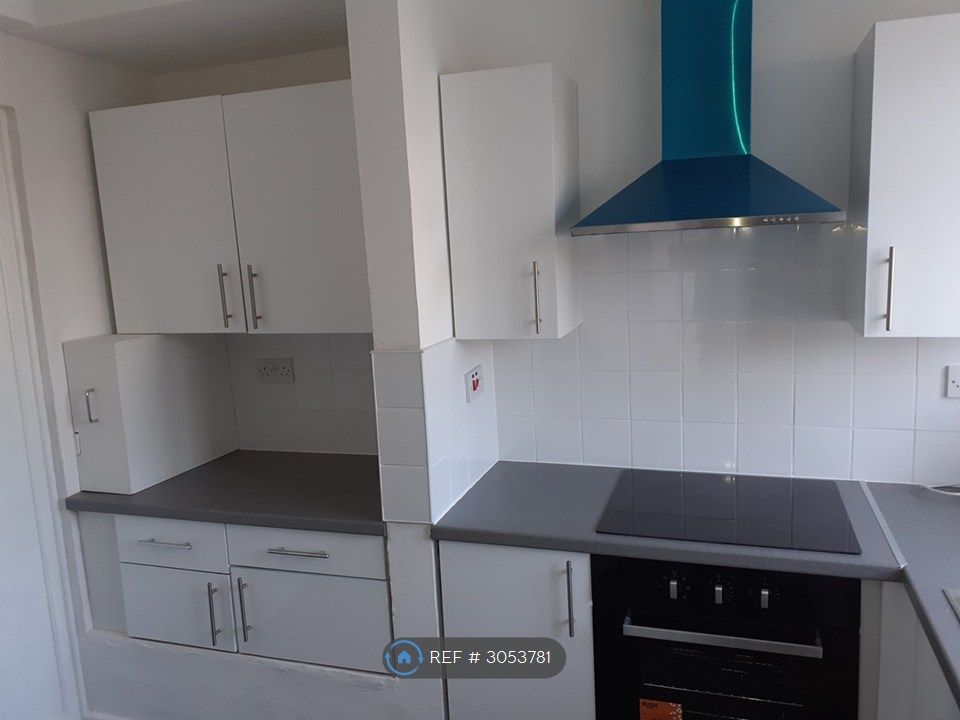 Property photo 2 of 7 Kitchen
