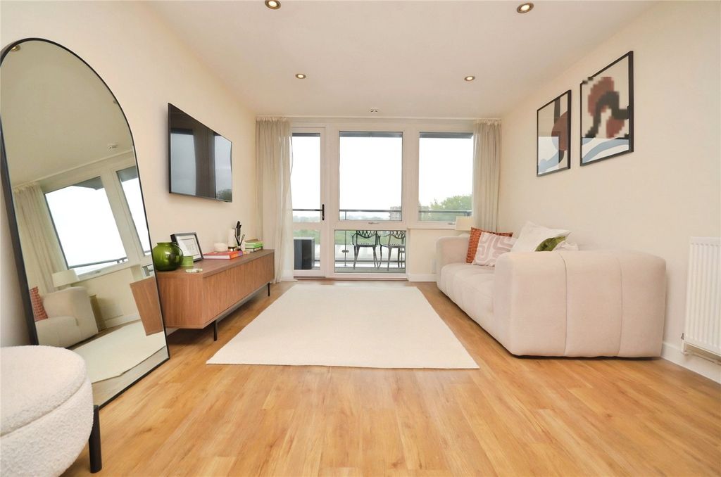 Property photo 2 of 10 Picture No. 03