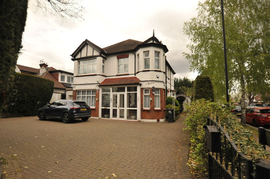 Property photo 1 of 39