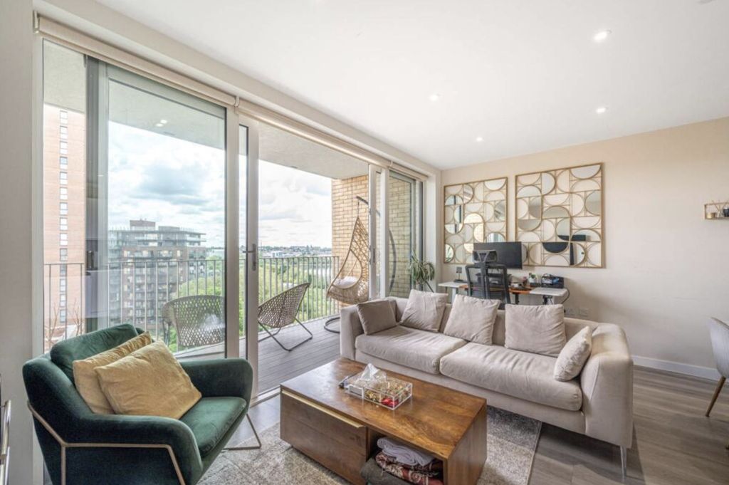 Property photo 2 of 17