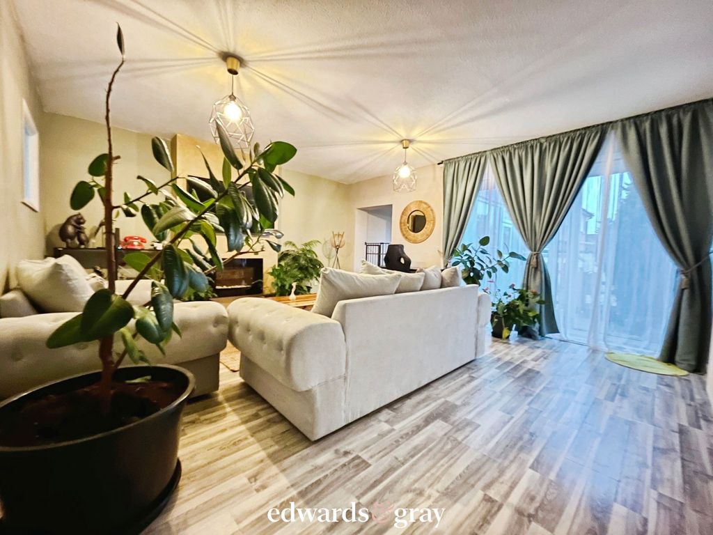 Property photo 2 of 22