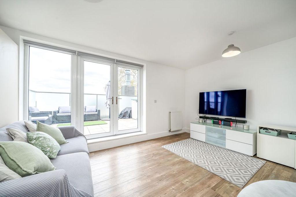 Property photo 2 of 6