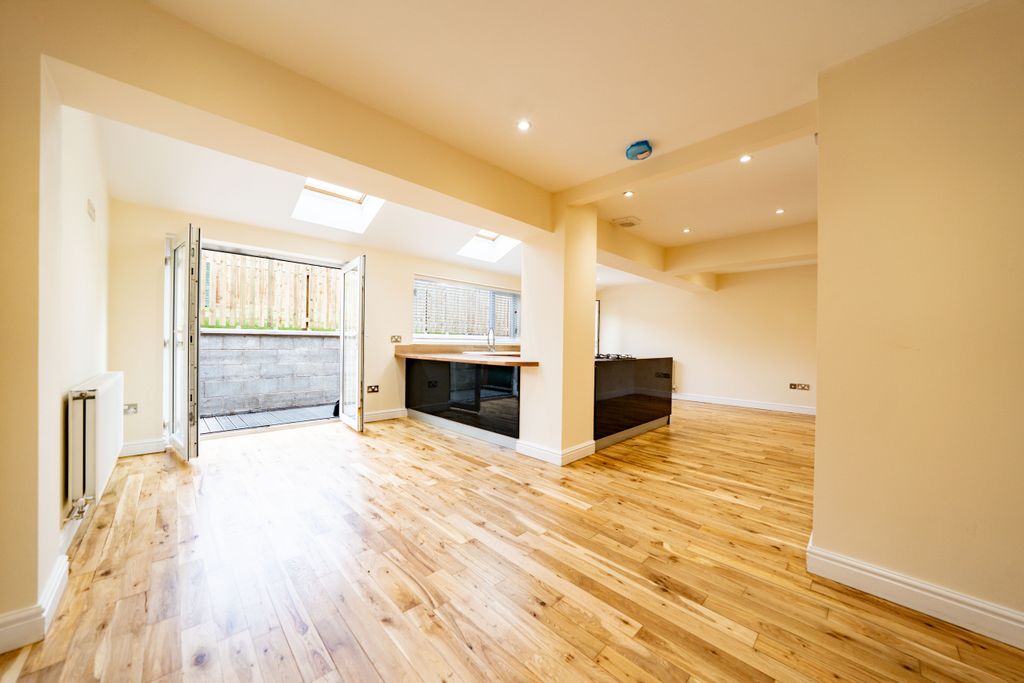 Property photo 2 of 29 Dsc01484