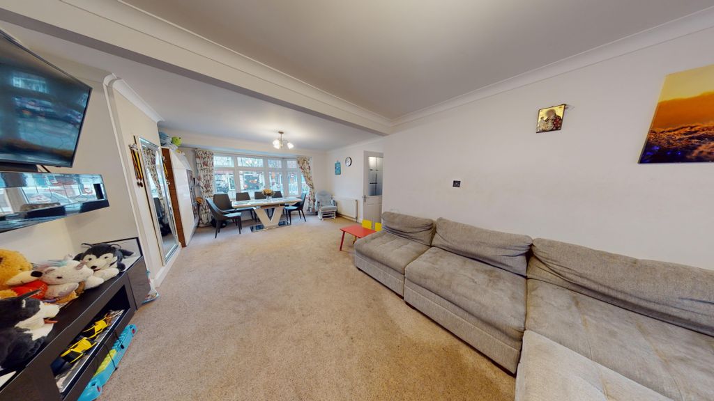 Property photo 3 of 17 Image