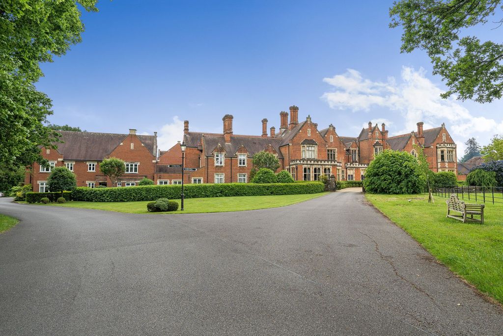 Property photo 1 of 27