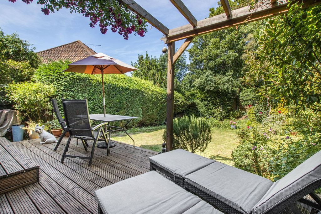 Property photo 1 of 18