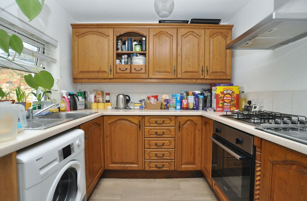 Property photo 2 of 21