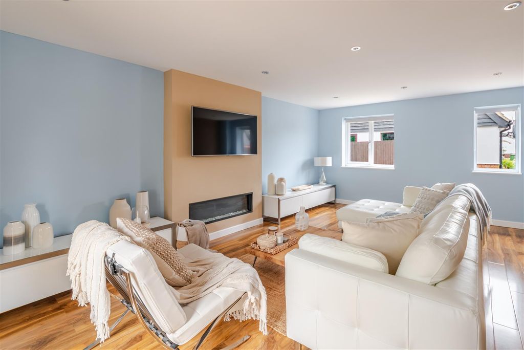 Property photo 3 of 38 3.Jpg