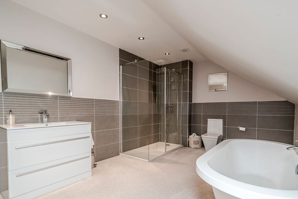 Additional image 30 of 6 bed detached house for saleFarington Lodge Gardens, Farington PR25