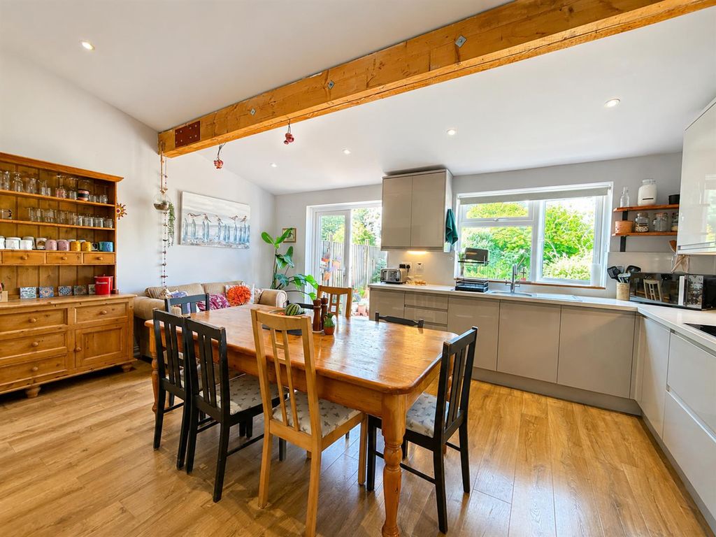 Property photo 2 of 29 Kitchen Diner.Png