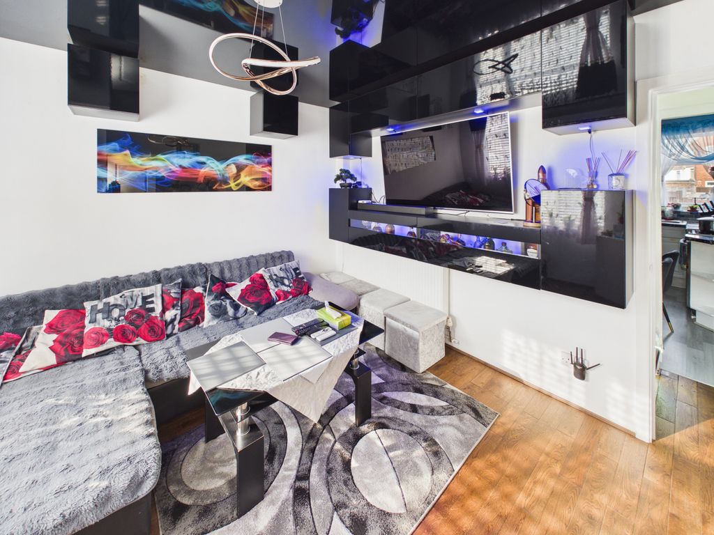 Property photo 3 of 12 Gallery