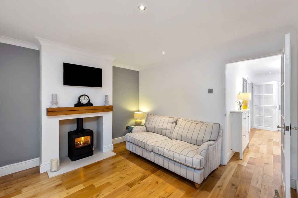 Property photo 2 of 13