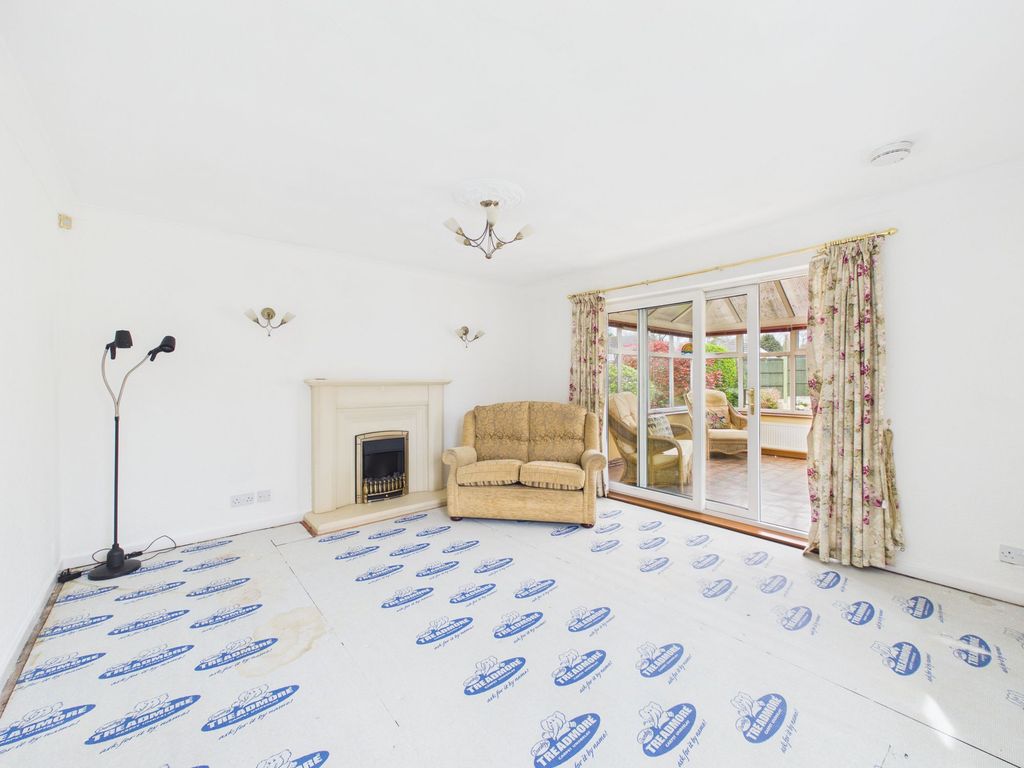 Property photo 2 of 20 Lounge