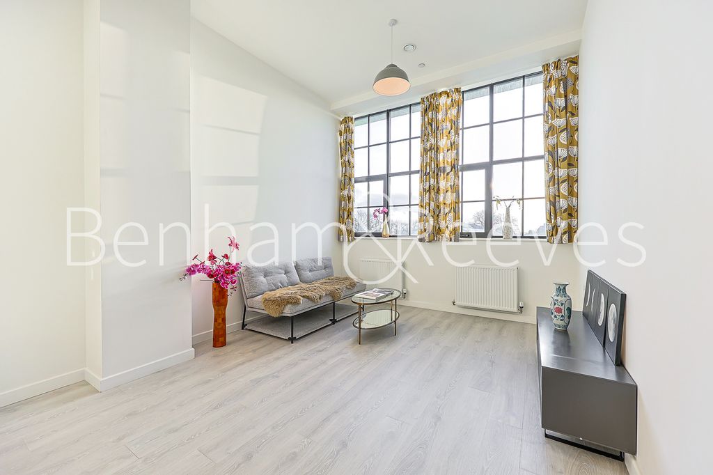 Property photo 2 of 16