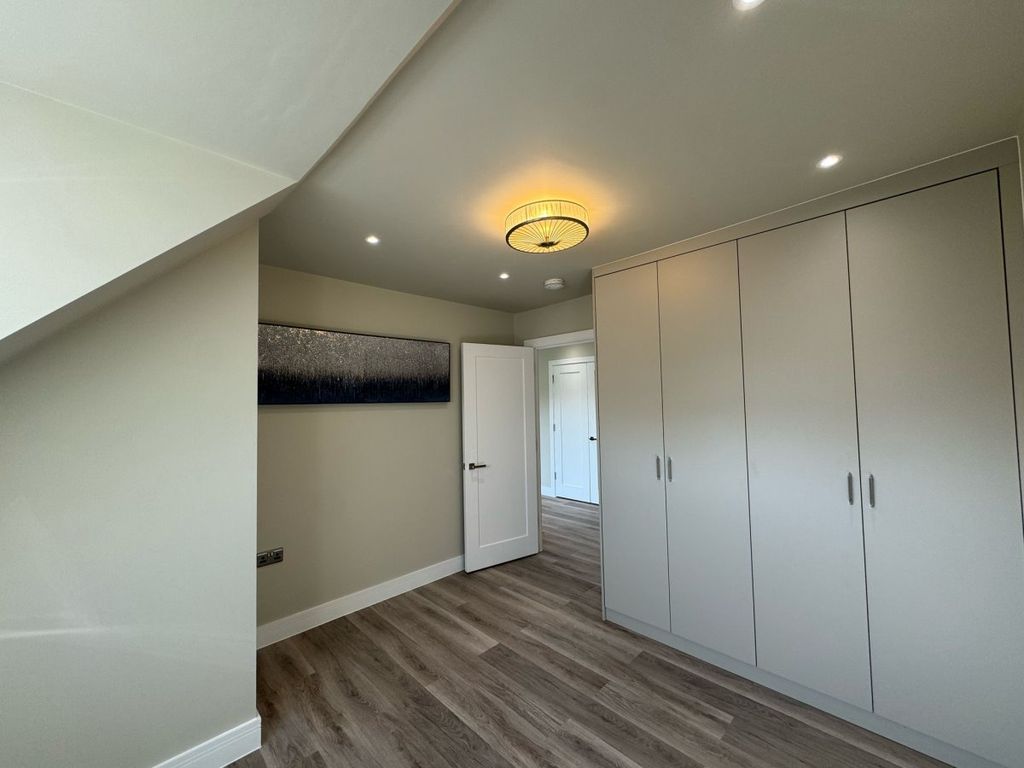 Additional image 9 of 2 bed flat for saleWest Wycombe Road, High Wycombe HP12