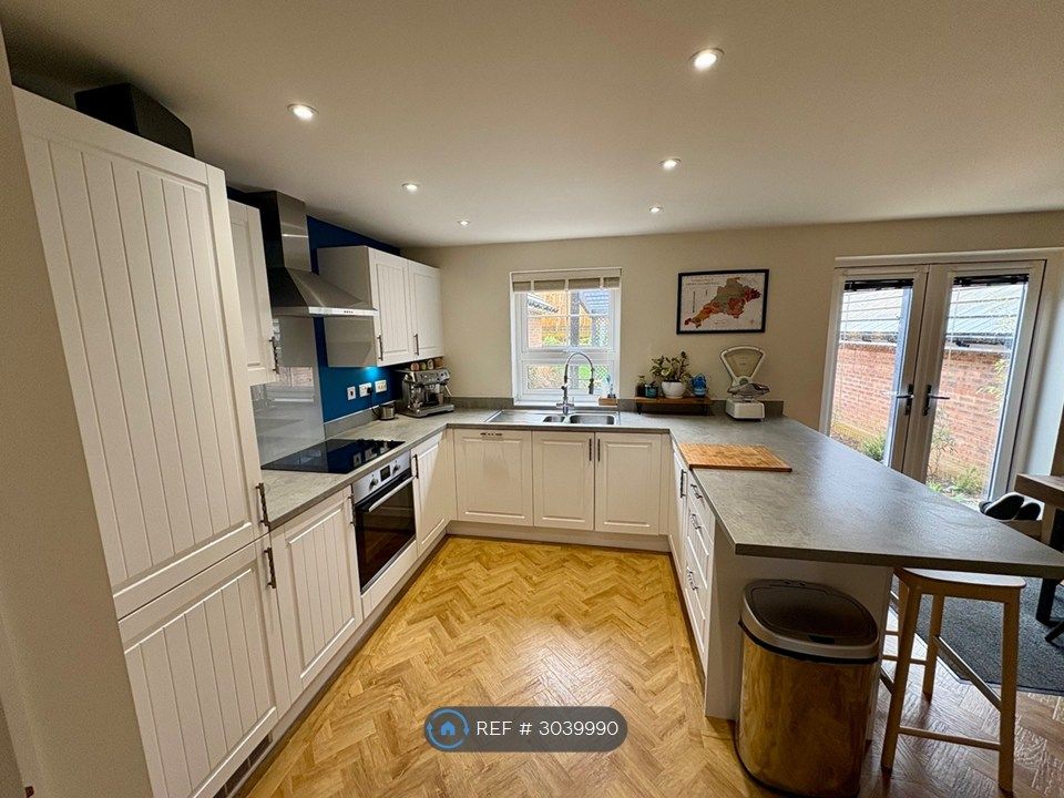 Property photo 3 of 12 Kitchen Area