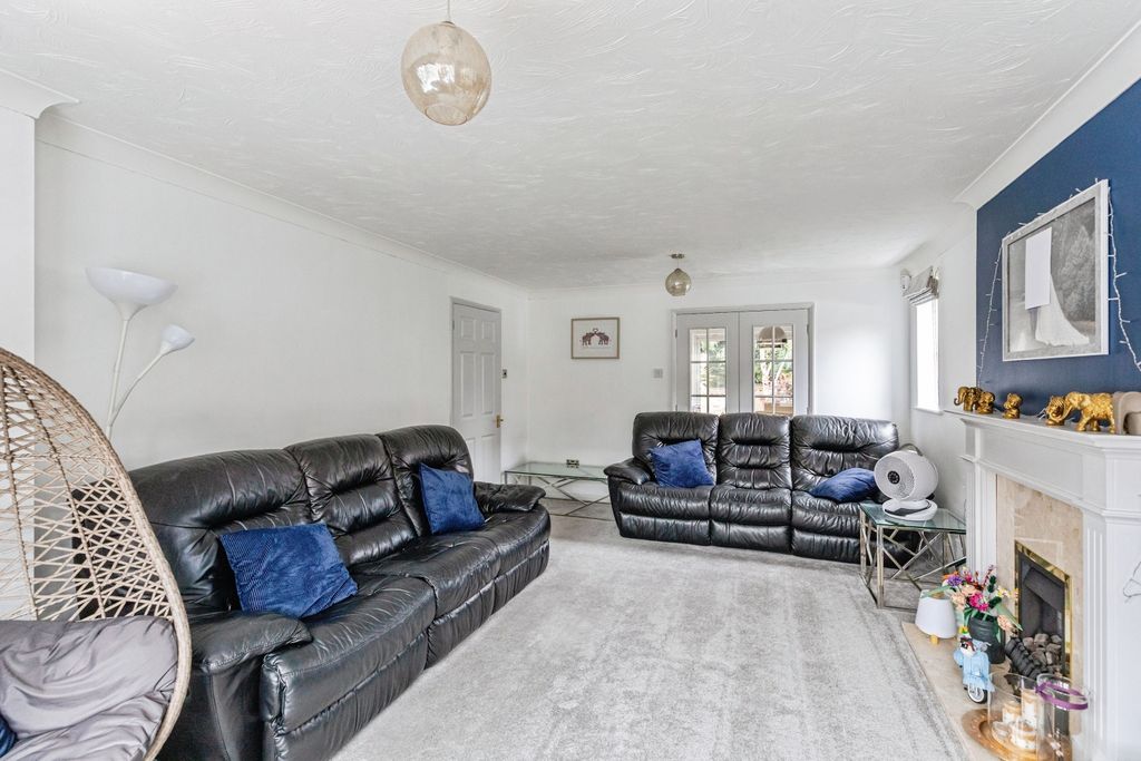 Property photo 3 of 20