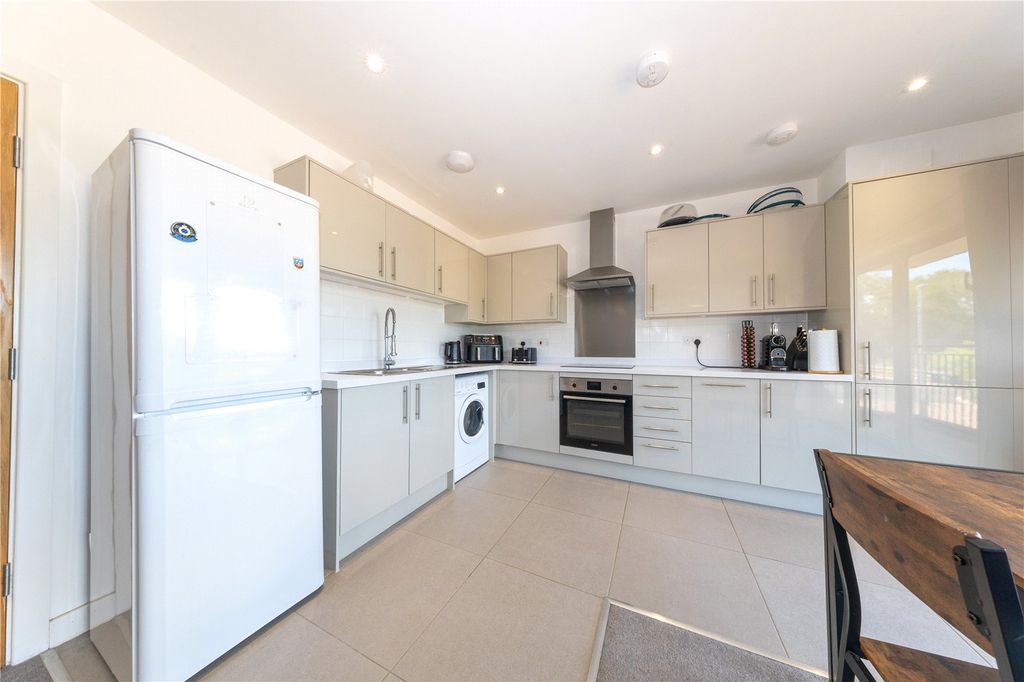 Property photo 3 of 14 Kitchen