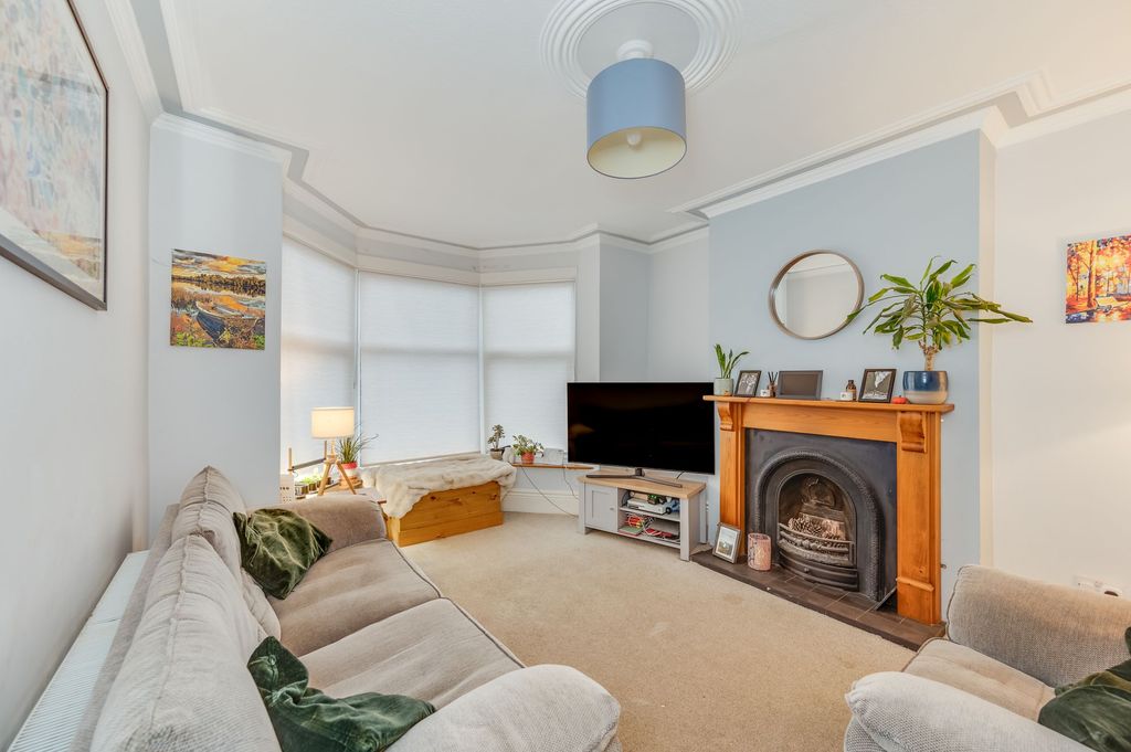 Property photo 2 of 23