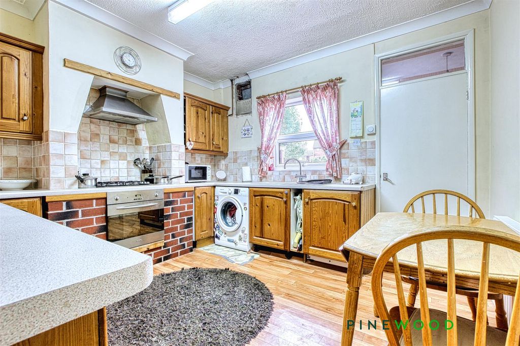 Property photo 3 of 16 Kitchen Diner