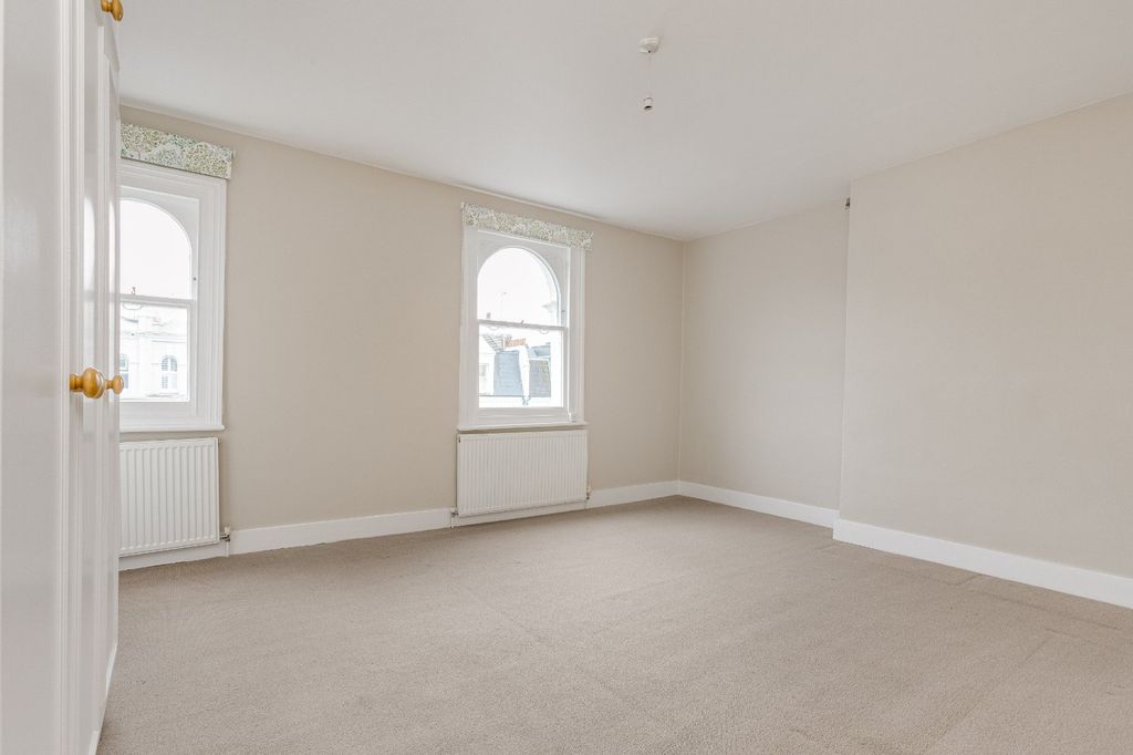 Property photo 3 of 14