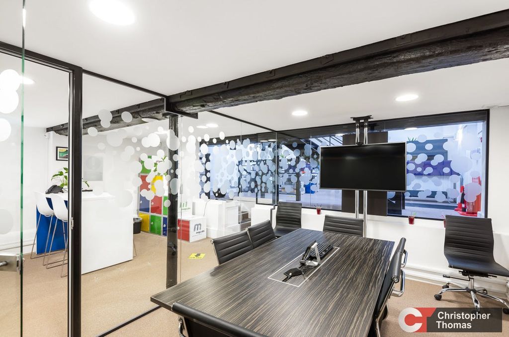 Property photo 3 of 9 F86B58Deacb747Cfb18Ffb8911099F09.Jpg