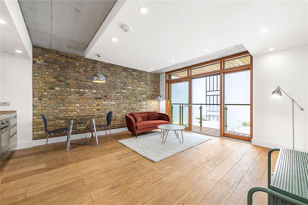 Property photo 2 of 12 Picture No. 21