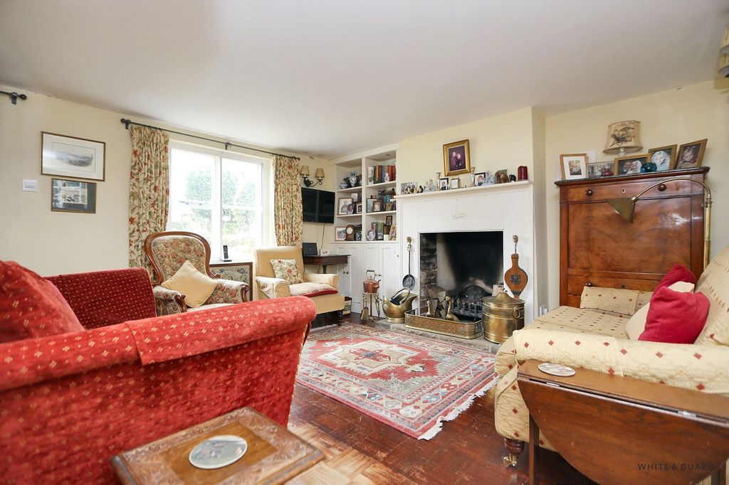 Property photo 2 of 17