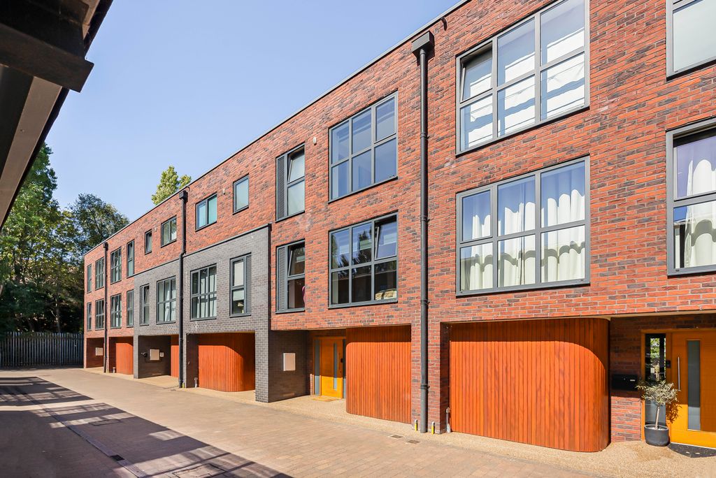 Property photo 1 of 25 External