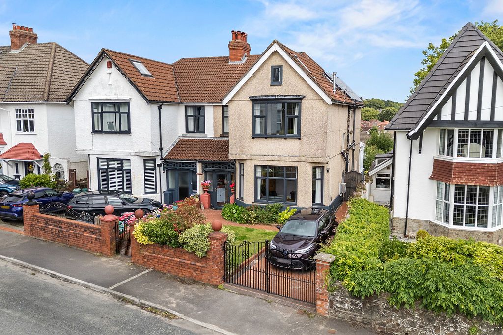Property photo 2 of 46