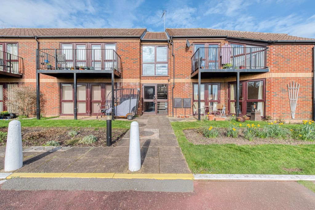 Property photo 1 of 12