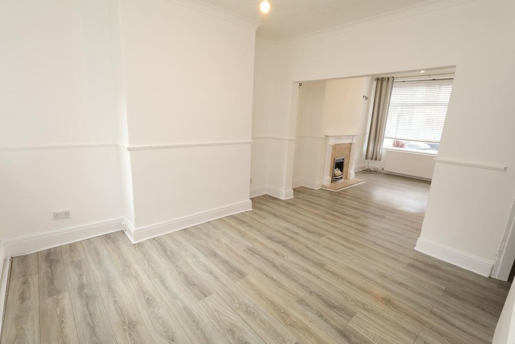 Property photo 3 of 12 4.Jpg