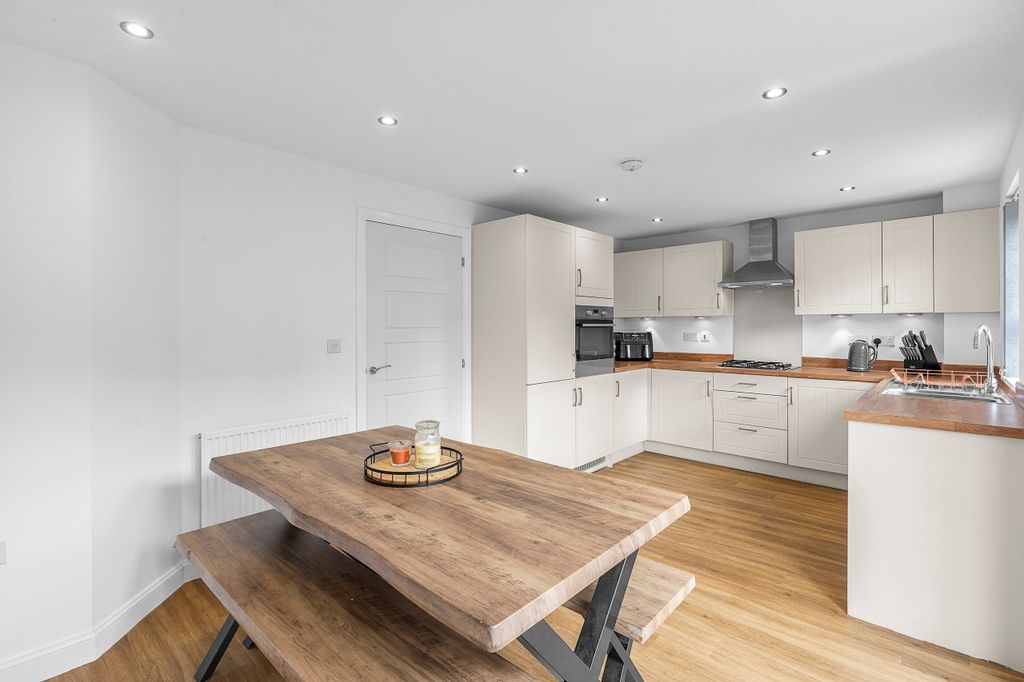 Property photo 2 of 13 Kitchen-Diner 2