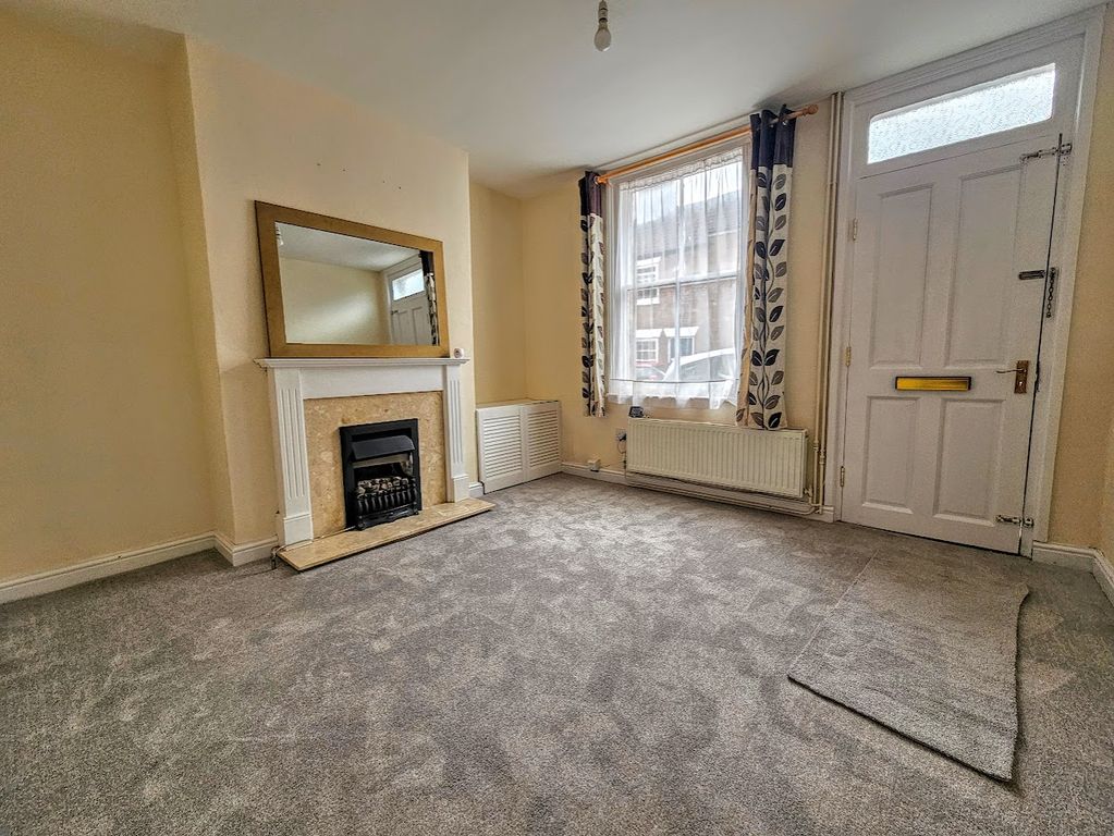 Property photo 2 of 8