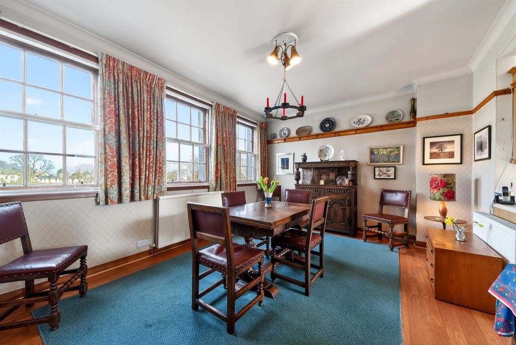 Property photo 2 of 22