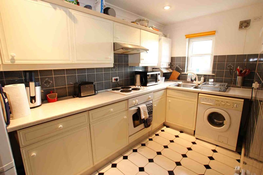 Property photo 3 of 5