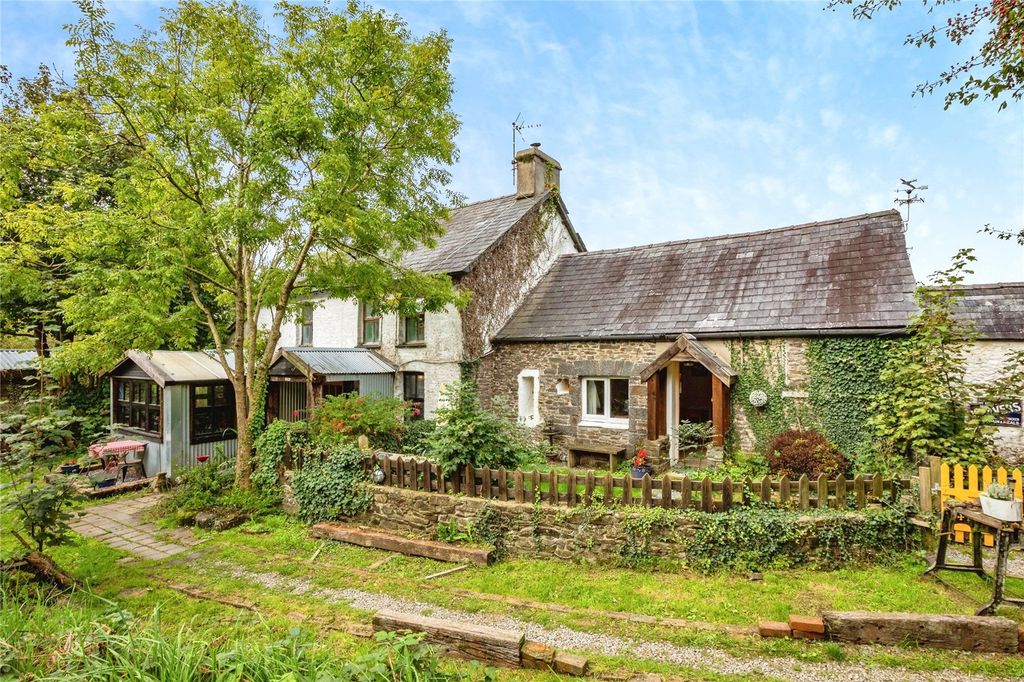 Property photo 2 of 41 Picture No. 40
