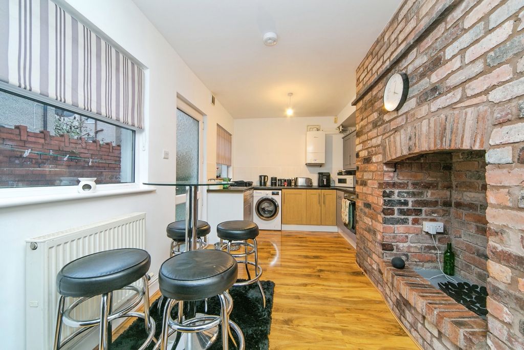 Property photo 3 of 20 Pbox-Img.Jpg