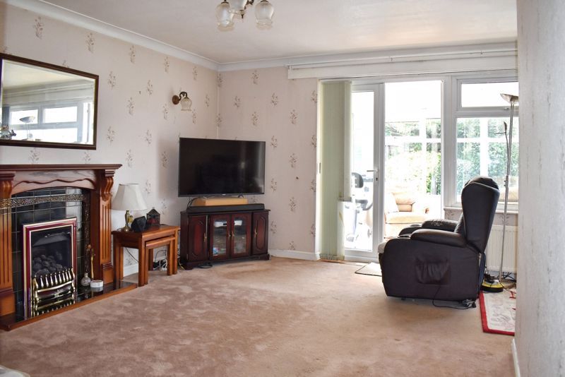 Property photo 2 of 18 Lounge