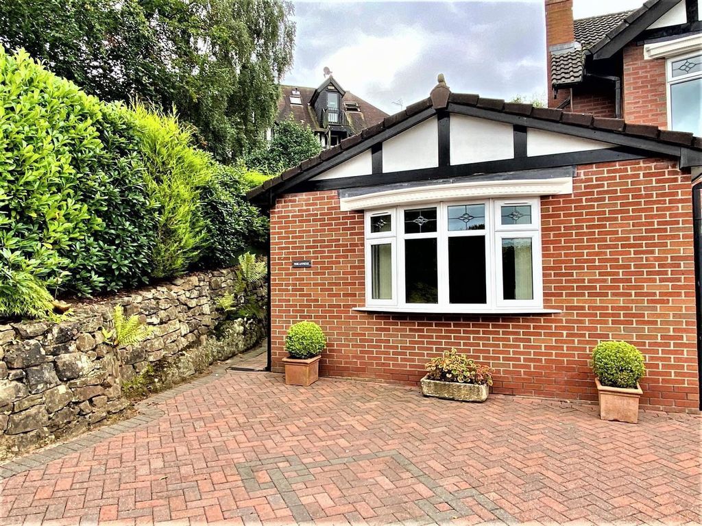 Property photo 1 of 5 Outside. (Main)